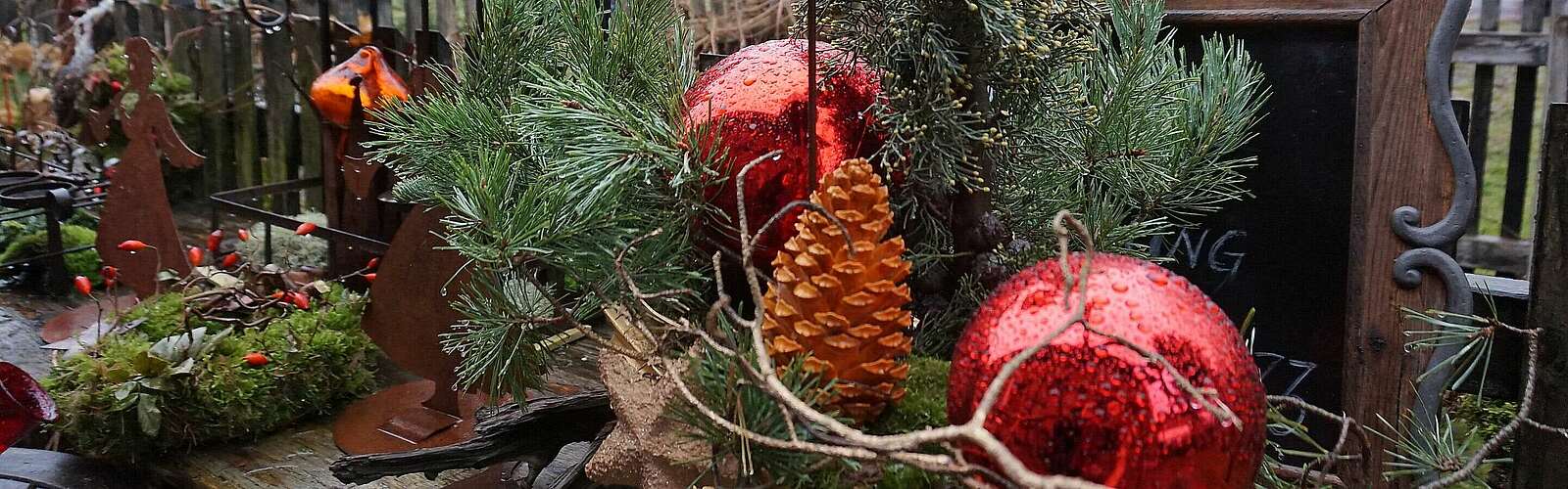 Weihnachtsdekoration in Glashütte,
            
        
                Foto: Tourismusverband Fläming e.V./Fanny Raab