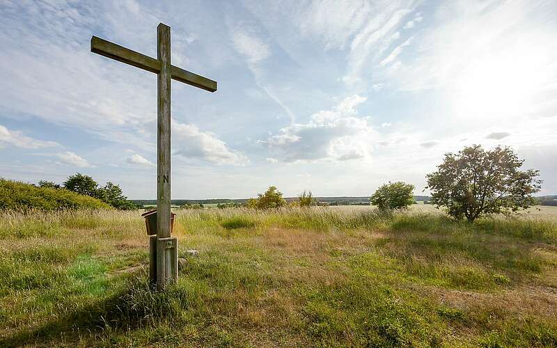 



    
        
                Gipfelkreuz auf dem Hagelberg,
            
        
                Foto: Tourismusverband Fläming e.V./Jedrzej Marzecki
            
    
