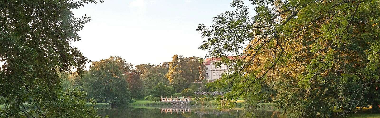 Schloss und Park in Wiesenburg,
            
        
                Foto: Tourismusverband Fläming e.V./Jedrzej Marzecki