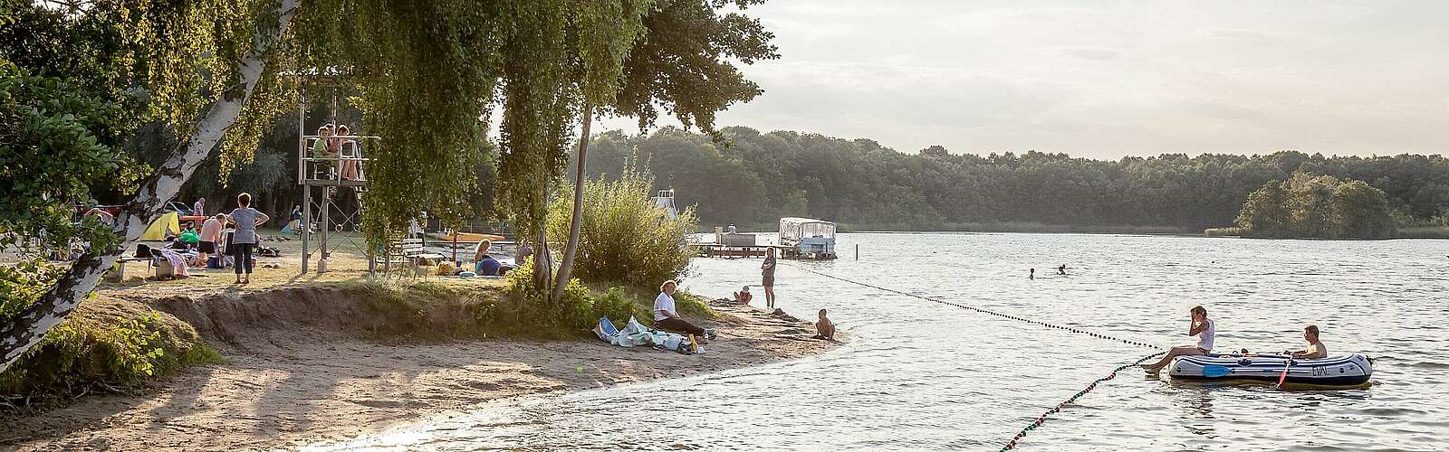 Schlauchbootfahren in Kallinchen,
            
        
                Foto: Tourismusverband Fläming e.V./Jedrzej Marzecki